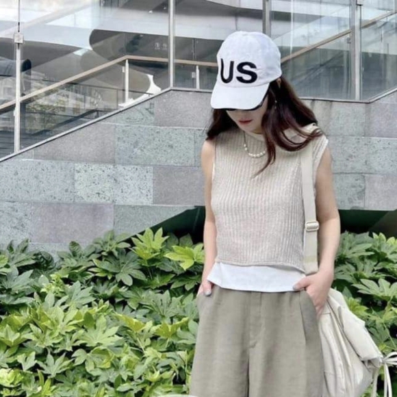 Zara TOP With CONTRAST Vest - Picture 2 of 9